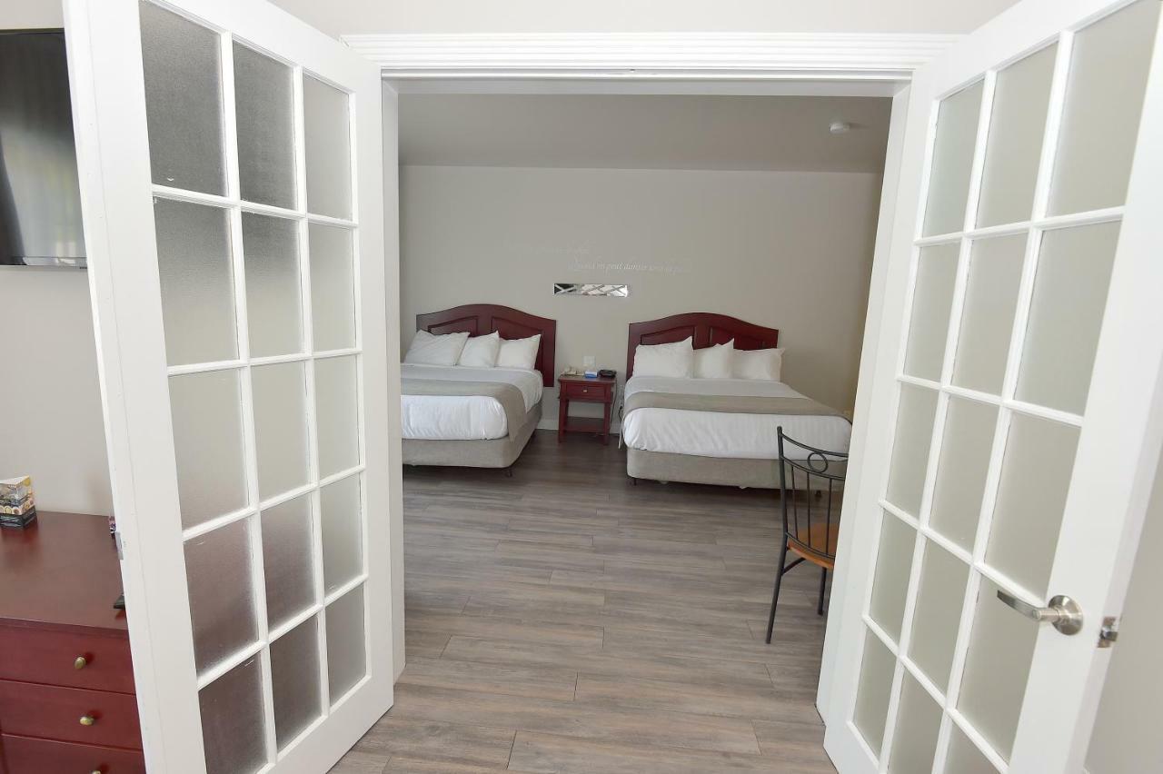Les Pavillons Du Petit Manoir Du Casino Hotel Ла Мале Екстериор снимка